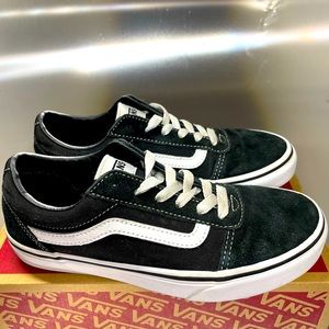 Vans boys size 4 shoes